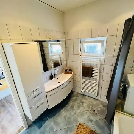 Renovierte Remise Mit 3 Schlafzlmmern Ferienhaus